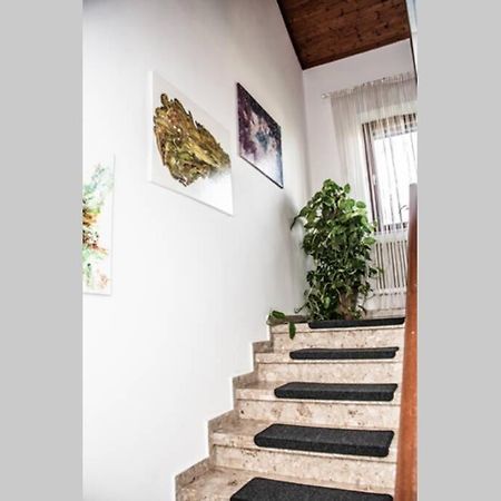 Apartment Pouringraz Fuer Kunst- Und Tennisliebhaber Экстерьер фото