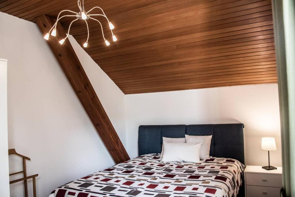 Apartment Pouringraz Fuer Kunst- Und Tennisliebhaber Экстерьер фото