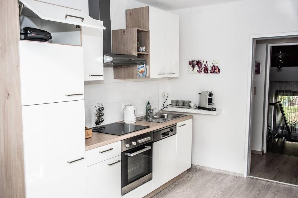 Apartment Pouringraz Fuer Kunst- Und Tennisliebhaber Экстерьер фото