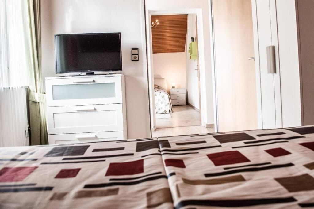 Apartment Pouringraz Fuer Kunst- Und Tennisliebhaber Экстерьер фото
