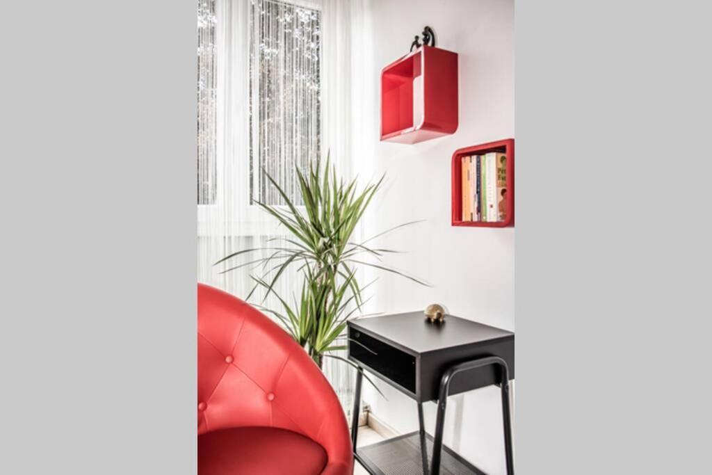 Apartment Pouringraz Fuer Kunst- Und Tennisliebhaber Экстерьер фото